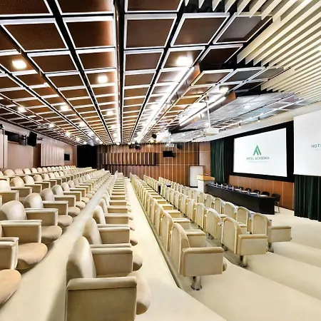 Hotell Academia 3*
